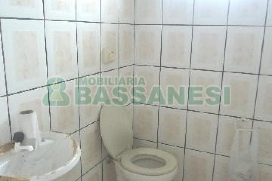 Pavilhão com 248m², no bairro Interlagos em Caxias do Sul para Alugar