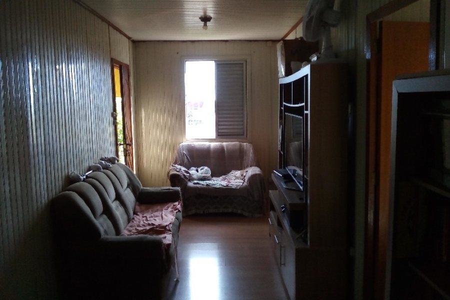 Casa com 80m², 3 dormitórios, 1 vaga, no bairro Rio Branco em Caxias do Sul para Comprar