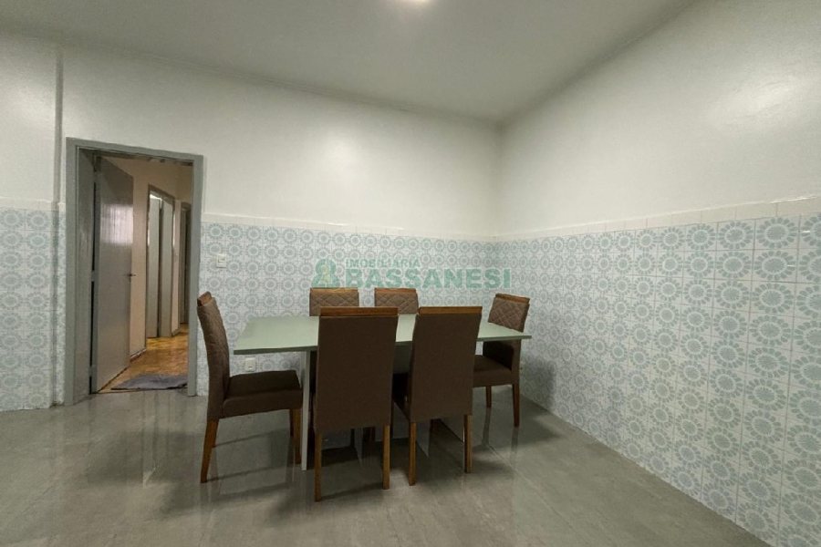 Apto Mobiliado com 107m², 3 dormitórios, 1 vaga, no bairro São Pelegrino em Caxias do Sul para Alugar