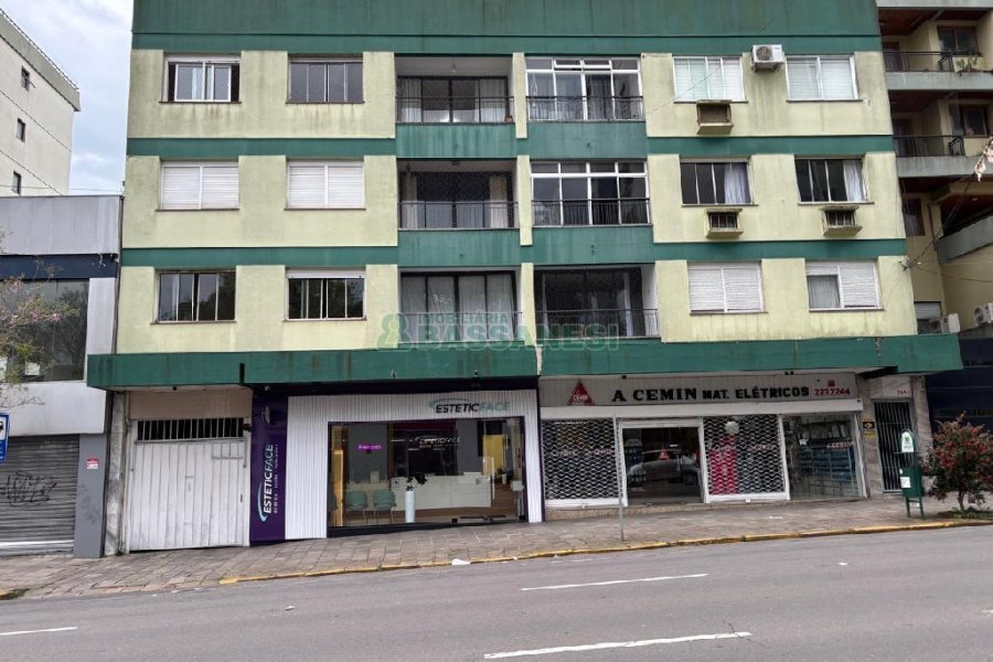 Apto Mobiliado com 107m², 3 dormitórios, 1 vaga, no bairro São Pelegrino em Caxias do Sul para Alugar