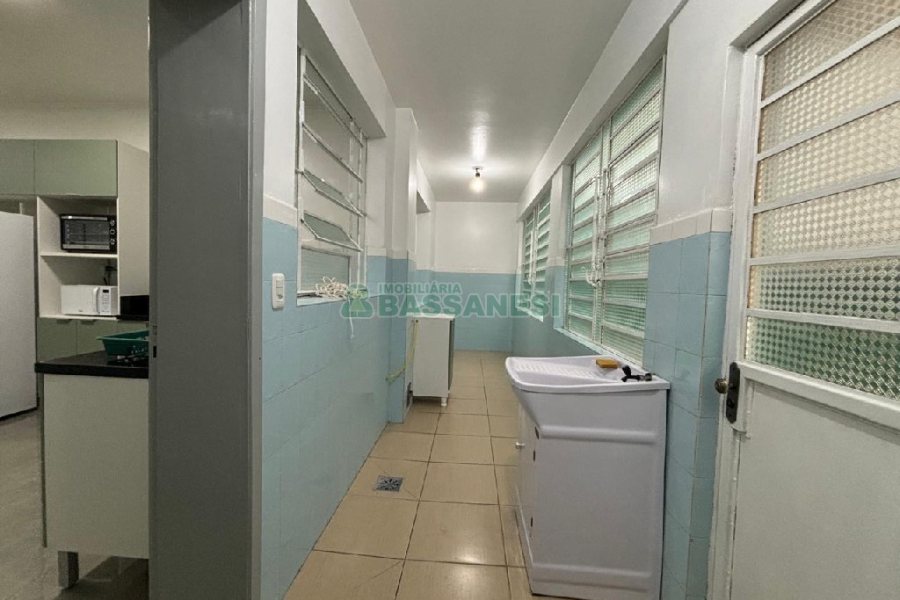 Apto Mobiliado com 107m², 3 dormitórios, 1 vaga, no bairro São Pelegrino em Caxias do Sul para Alugar