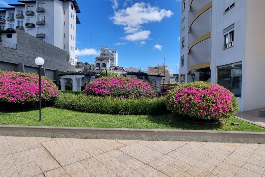 Apto Mobiliado com 94m², 3 dormitórios, 2 vagas, no bairro Rio Branco em Caxias do Sul para Comprar