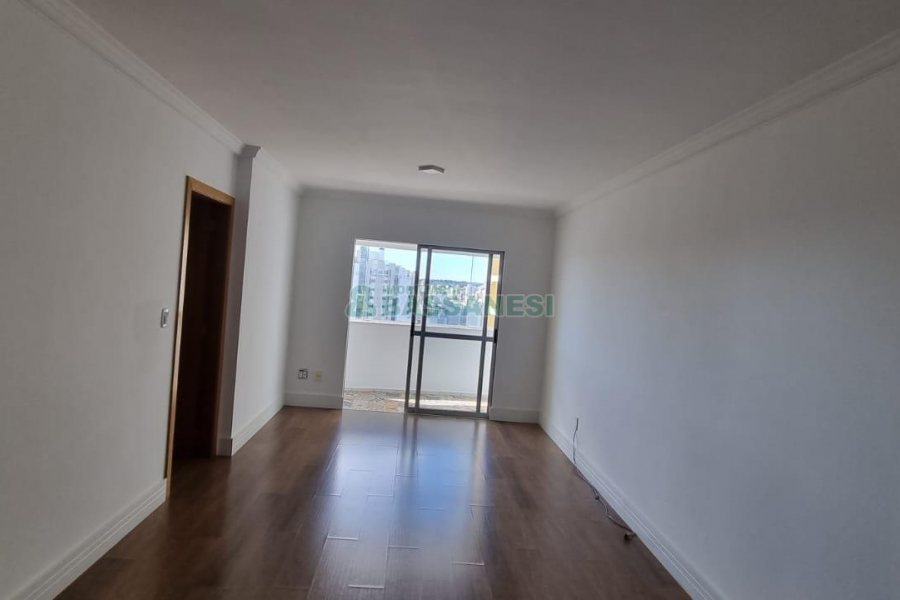 Apto Mobiliado com 94m², 3 dormitórios, 2 vagas, no bairro Rio Branco em Caxias do Sul para Comprar