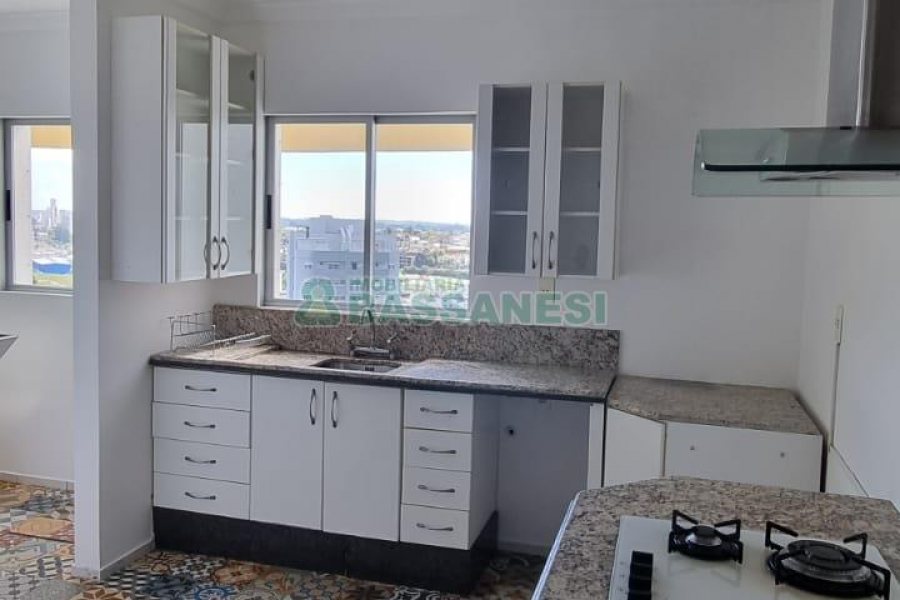 Apto Mobiliado com 94m², 3 dormitórios, 2 vagas, no bairro Rio Branco em Caxias do Sul para Comprar