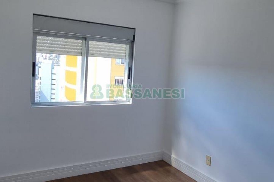 Apto Mobiliado com 94m², 3 dormitórios, 2 vagas, no bairro Rio Branco em Caxias do Sul para Comprar