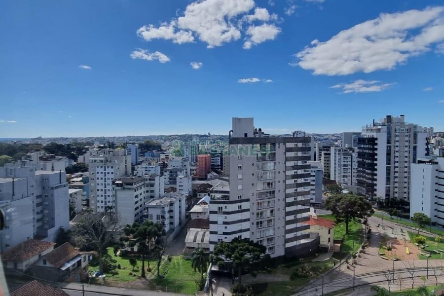 Apto Mobiliado com 94m², 3 dormitórios, 2 vagas, no bairro Rio Branco em Caxias do Sul para Comprar