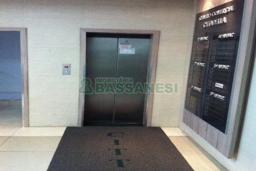 Sala com 44m², no bairro Centro em Caxias do Sul para Alugar