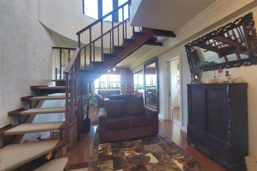 Apartamento com 221m², 3 dormitórios, 2 vagas, no bairro Centro em Caxias do Sul para Alugar ou Comprar