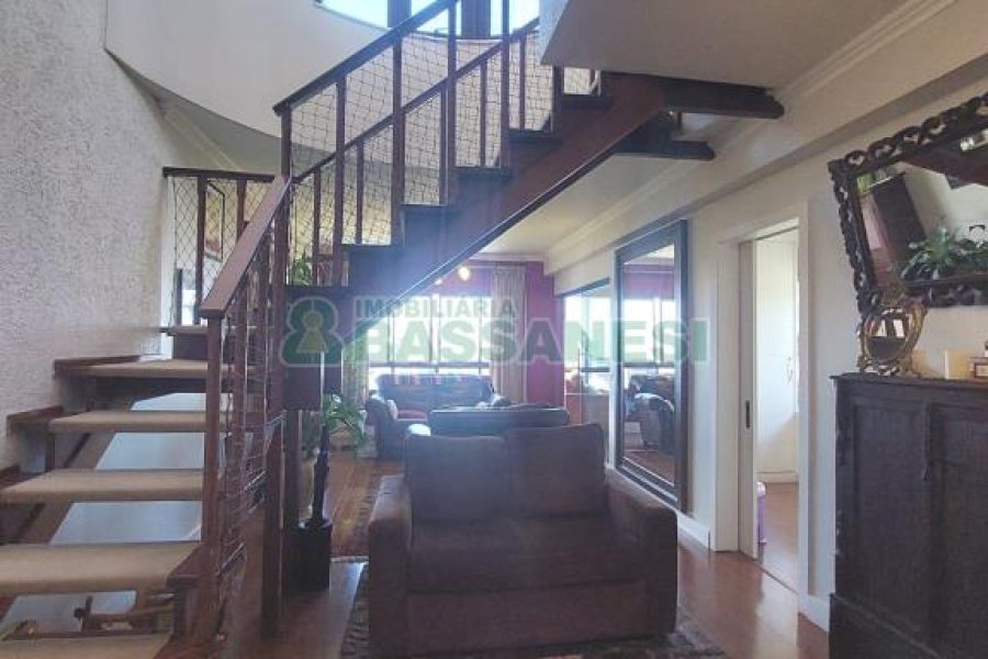 Apartamento com 221m², 3 dormitórios, 2 vagas, no bairro Centro em Caxias do Sul para Alugar ou Comprar