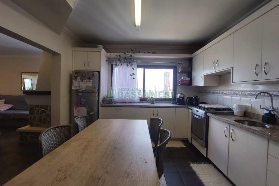 Apartamento com 221m², 3 dormitórios, 2 vagas, no bairro Centro em Caxias do Sul para Alugar ou Comprar