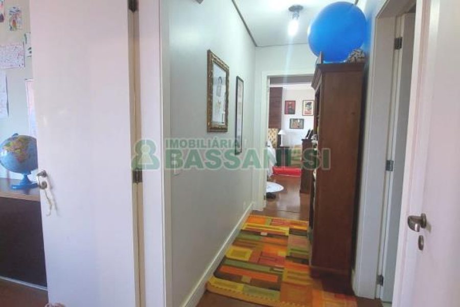 Apartamento com 221m², 3 dormitórios, 2 vagas, no bairro Centro em Caxias do Sul para Alugar ou Comprar