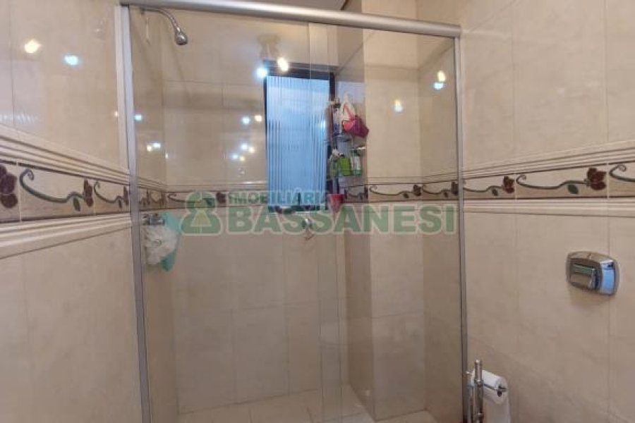 Apartamento com 221m², 3 dormitórios, 2 vagas, no bairro Centro em Caxias do Sul para Alugar ou Comprar