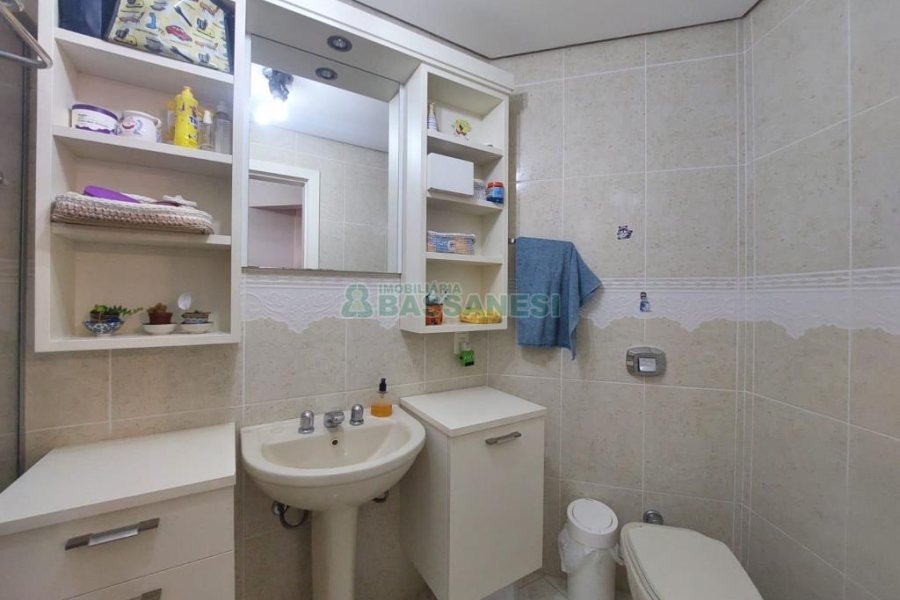 Apartamento com 221m², 3 dormitórios, 2 vagas, no bairro Centro em Caxias do Sul para Alugar ou Comprar