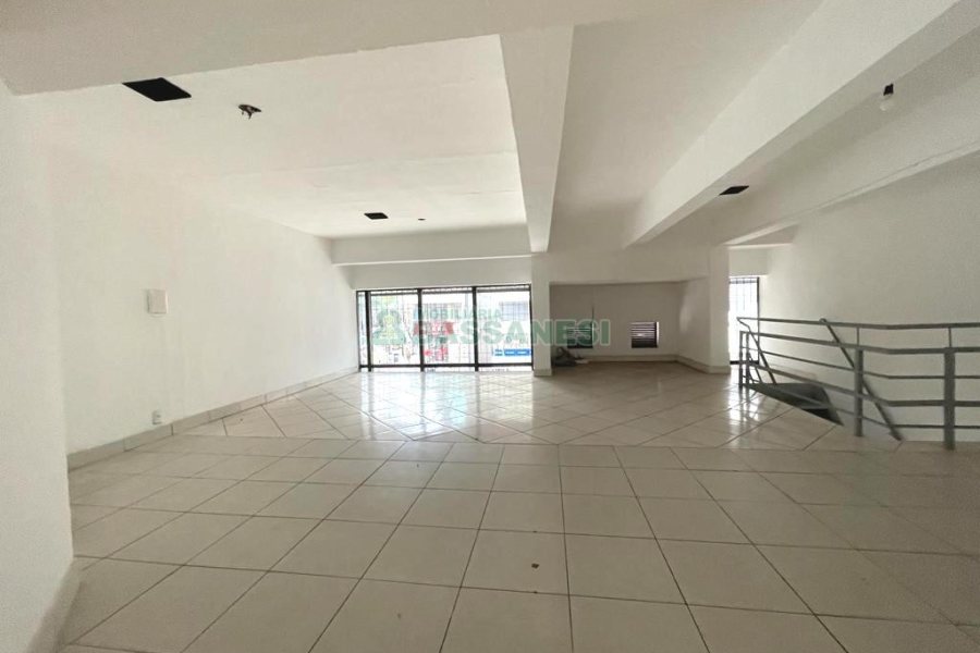 Loja com 124m², no bairro Centro em Caxias do Sul para Alugar
