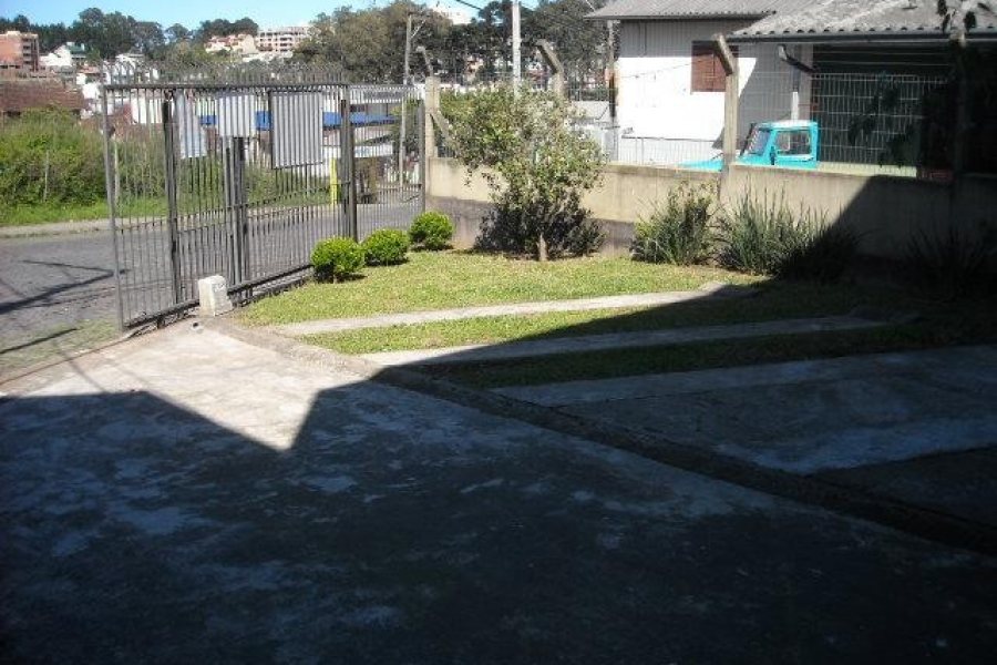 Pavilhão com 300m², no bairro Sagrada Família em Caxias do Sul para Alugar