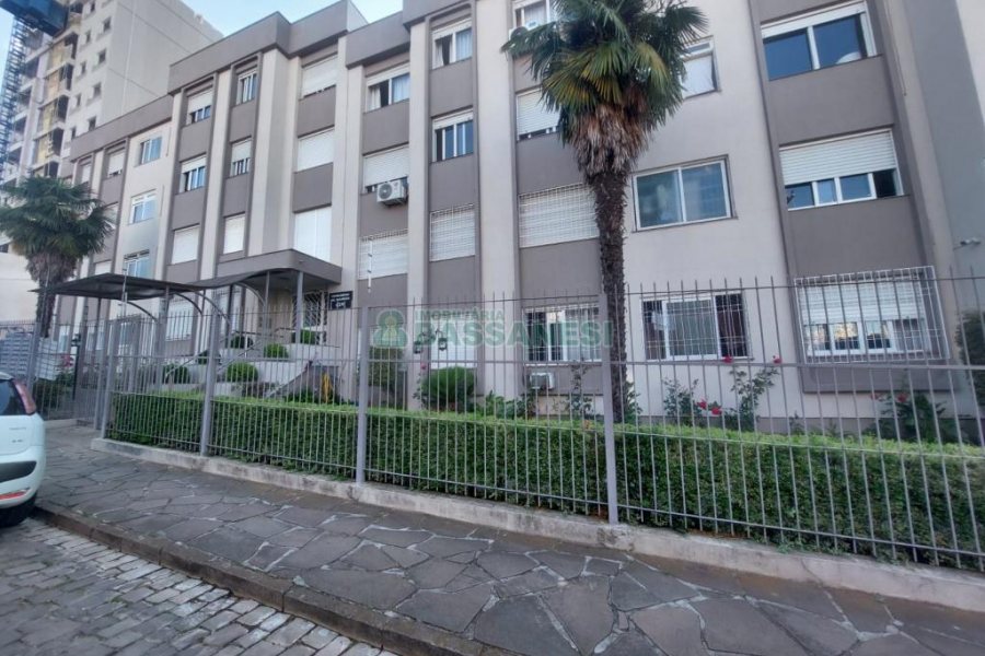 Apto Mobiliado com 75m², 2 dormitórios, 1 vaga, no bairro Pio X em Caxias do Sul para Alugar