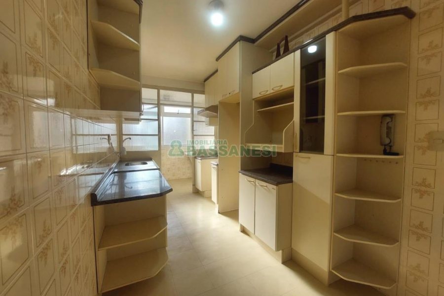 Apto Mobiliado com 75m², 2 dormitórios, 1 vaga, no bairro Pio X em Caxias do Sul para Alugar