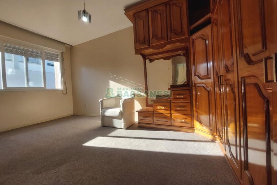 Apto Mobiliado com 75m², 2 dormitórios, 1 vaga, no bairro Pio X em Caxias do Sul para Alugar