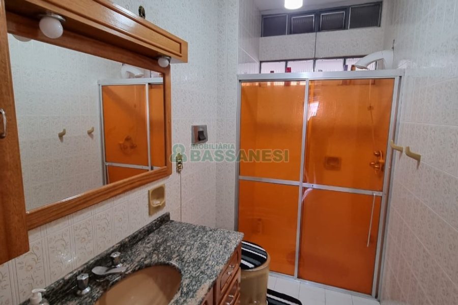 Apartamento com 158m², 3 dormitórios, 2 vagas, no bairro Centro em Caxias do Sul para Comprar