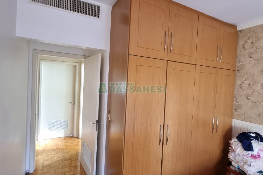 Apartamento com 158m², 3 dormitórios, 2 vagas, no bairro Centro em Caxias do Sul para Comprar