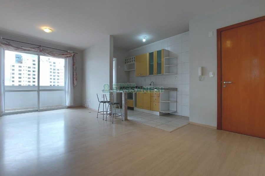 Apartamento com 60m², 1 dormitório, 1 vaga, no bairro Lourdes em Caxias do Sul para Alugar