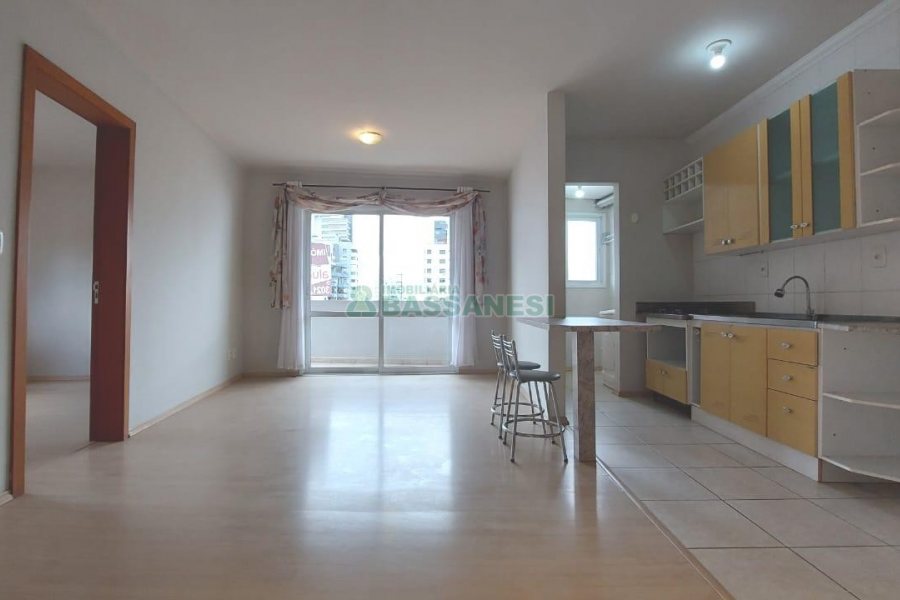 Apartamento com 60m², 1 dormitório, 1 vaga, no bairro Lourdes em Caxias do Sul para Alugar