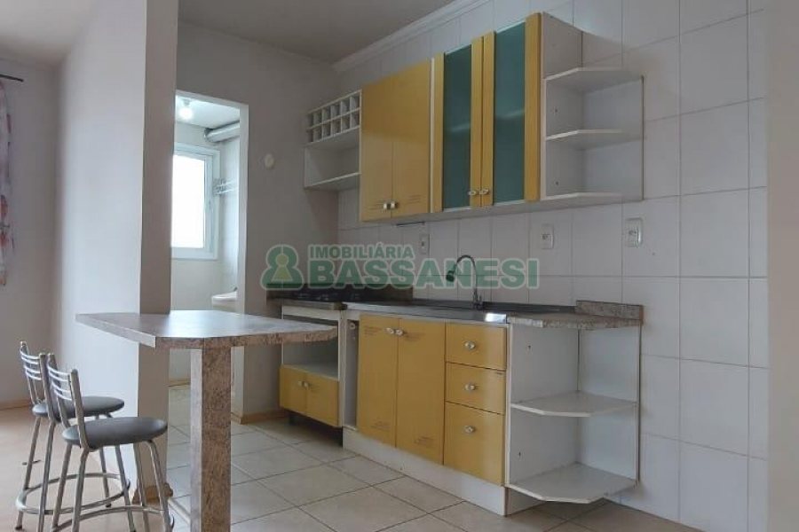 Apartamento com 60m², 1 dormitório, 1 vaga, no bairro Lourdes em Caxias do Sul para Alugar