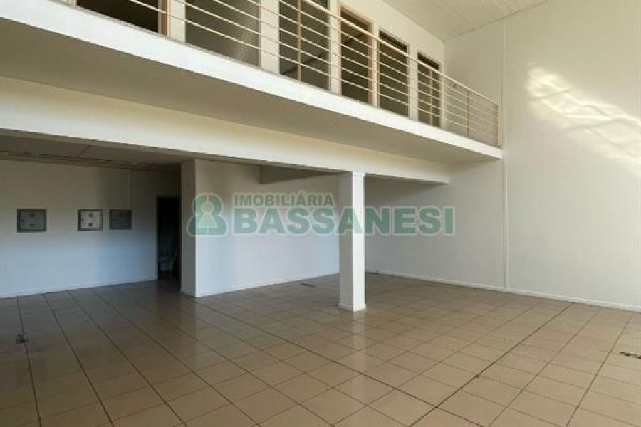 Loja com 252m², 11 vagas, no bairro Lourdes em Caxias do Sul para Alugar ou Comprar