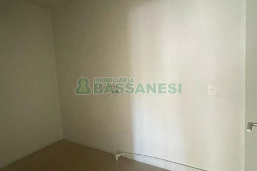 Loja com 252m², 11 vagas, no bairro Lourdes em Caxias do Sul para Alugar ou Comprar