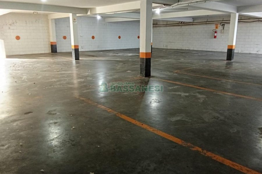 Loja com 252m², 11 vagas, no bairro Lourdes em Caxias do Sul para Alugar ou Comprar