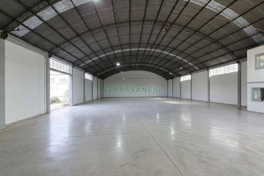 Pavilhão com 1710m², no bairro Santa Catarina em Caxias do Sul para Alugar