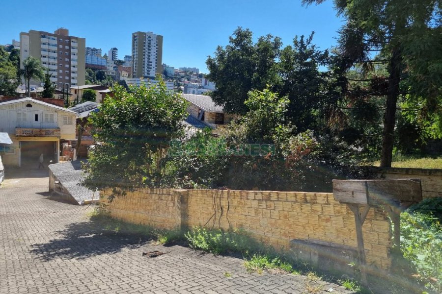 Predio com 500m², no bairro São Leopoldo em Caxias do Sul para Comprar