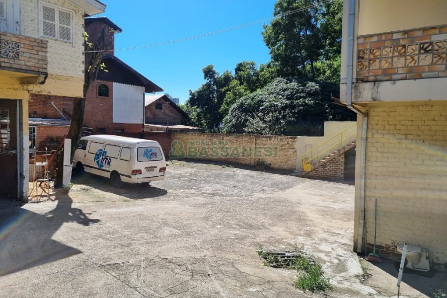 Predio com 500m², no bairro São Leopoldo em Caxias do Sul para Comprar