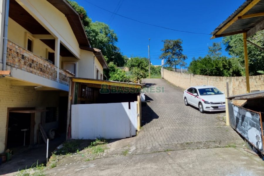 Predio com 500m², no bairro São Leopoldo em Caxias do Sul para Comprar