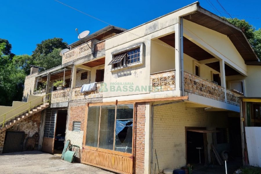 Predio com 500m², no bairro São Leopoldo em Caxias do Sul para Comprar