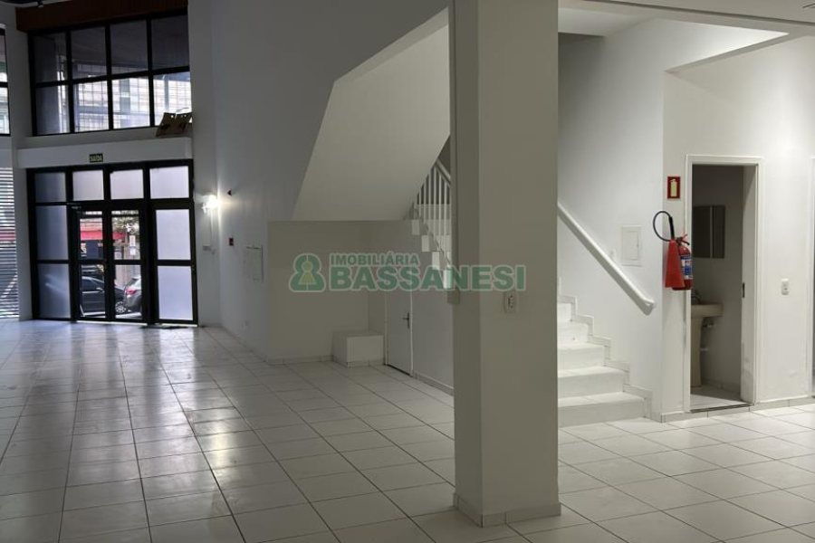 Loja com 300m², no bairro Centro em Caxias do Sul para Alugar