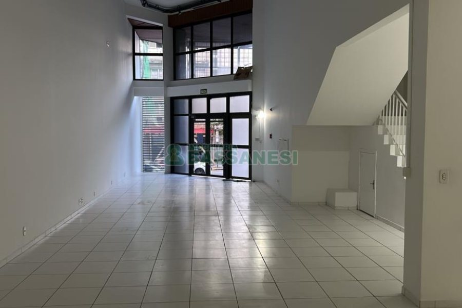 Loja com 300m², no bairro Centro em Caxias do Sul para Alugar