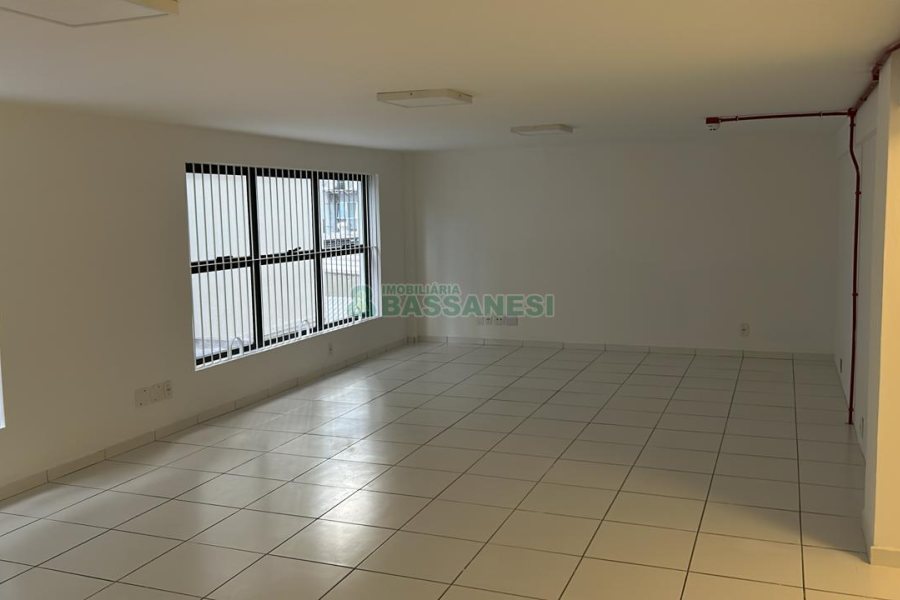 Loja com 300m², no bairro Centro em Caxias do Sul para Alugar