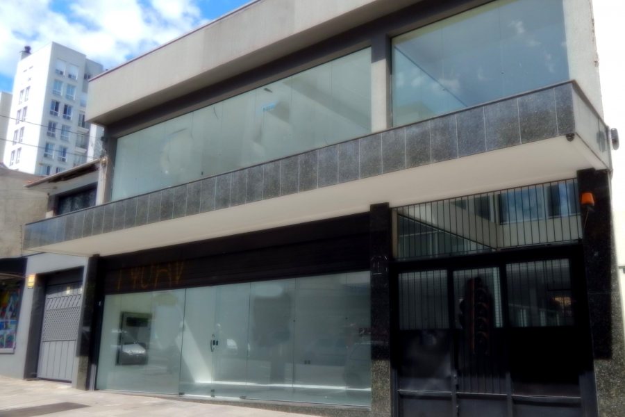 Loja com 594m², 12 vagas, no bairro Centro em Caxias do Sul para Comprar