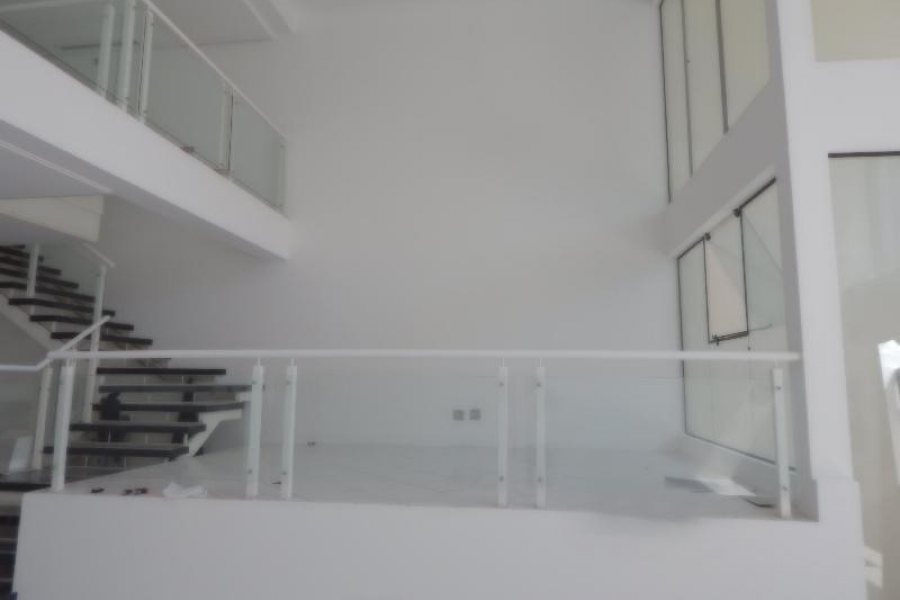 Loja com 594m², 12 vagas, no bairro Centro em Caxias do Sul para Comprar