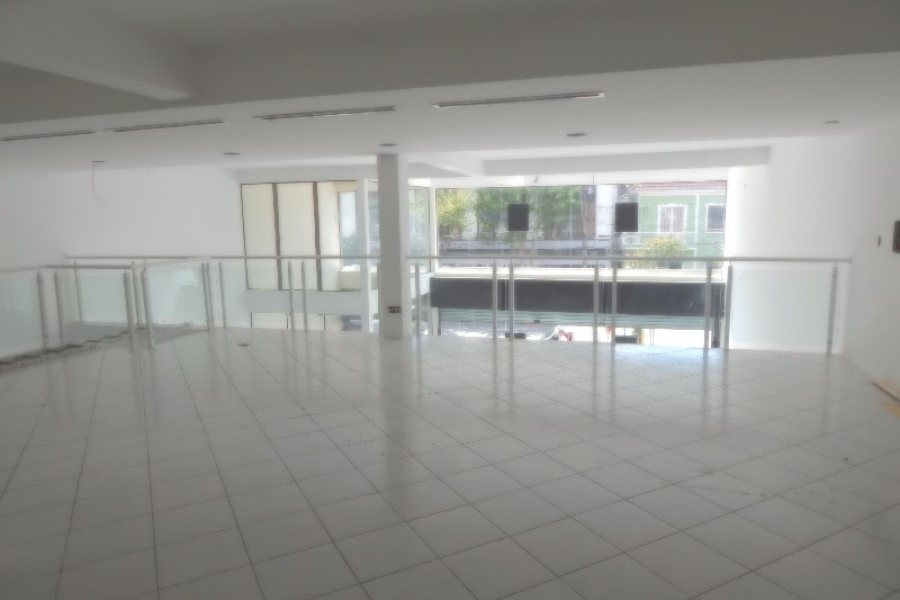 Loja com 594m², 12 vagas, no bairro Centro em Caxias do Sul para Comprar