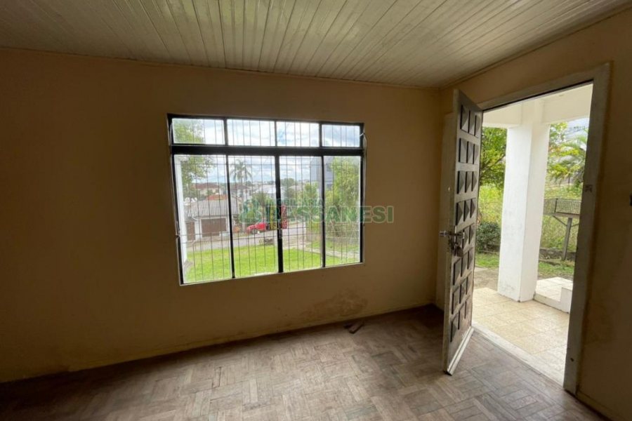 Casa com 160m², 2 dormitórios, 1 vaga, no bairro Rio Branco em Caxias do Sul para Comprar