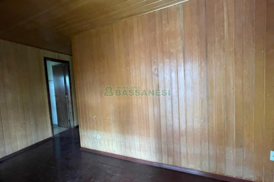 Casa com 160m², 2 dormitórios, 1 vaga, no bairro Rio Branco em Caxias do Sul para Comprar