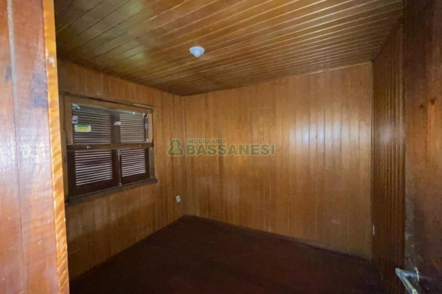 Casa com 160m², 2 dormitórios, 1 vaga, no bairro Rio Branco em Caxias do Sul para Comprar
