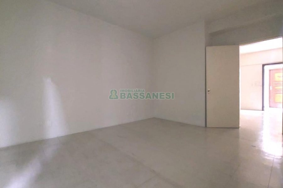 Sala com 41m², no bairro Centro em Caxias do Sul para Alugar