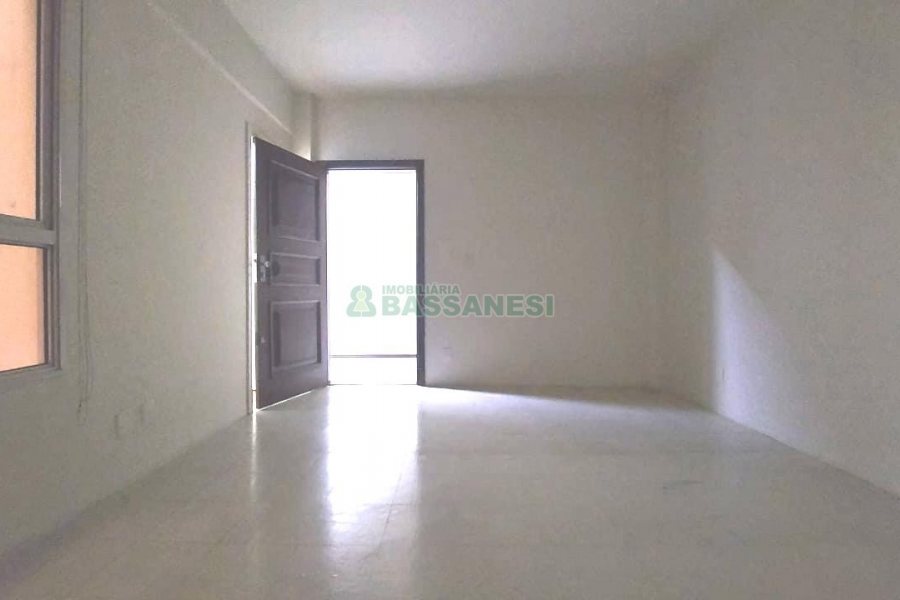 Sala com 41m², no bairro Centro em Caxias do Sul para Alugar