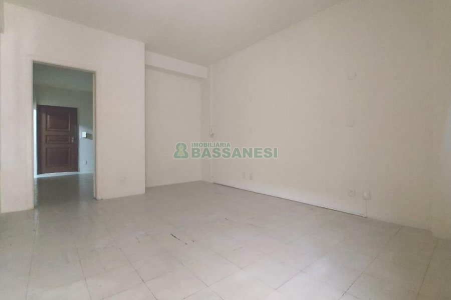 Sala com 41m², no bairro Centro em Caxias do Sul para Alugar