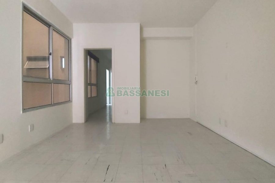 Sala com 41m², no bairro Centro em Caxias do Sul para Alugar