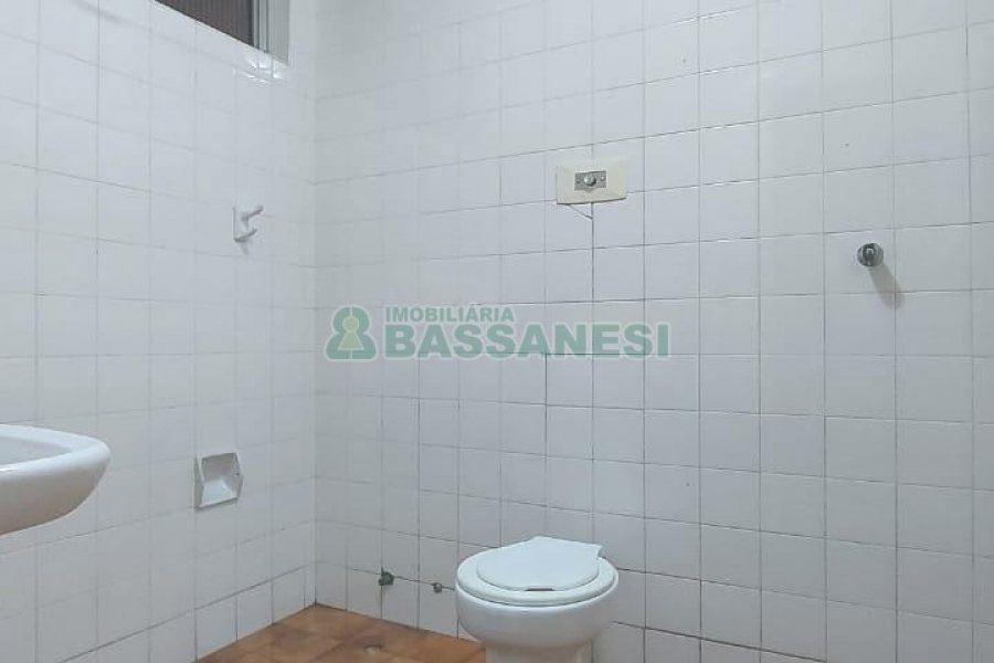 Sala com 41m², no bairro Centro em Caxias do Sul para Alugar