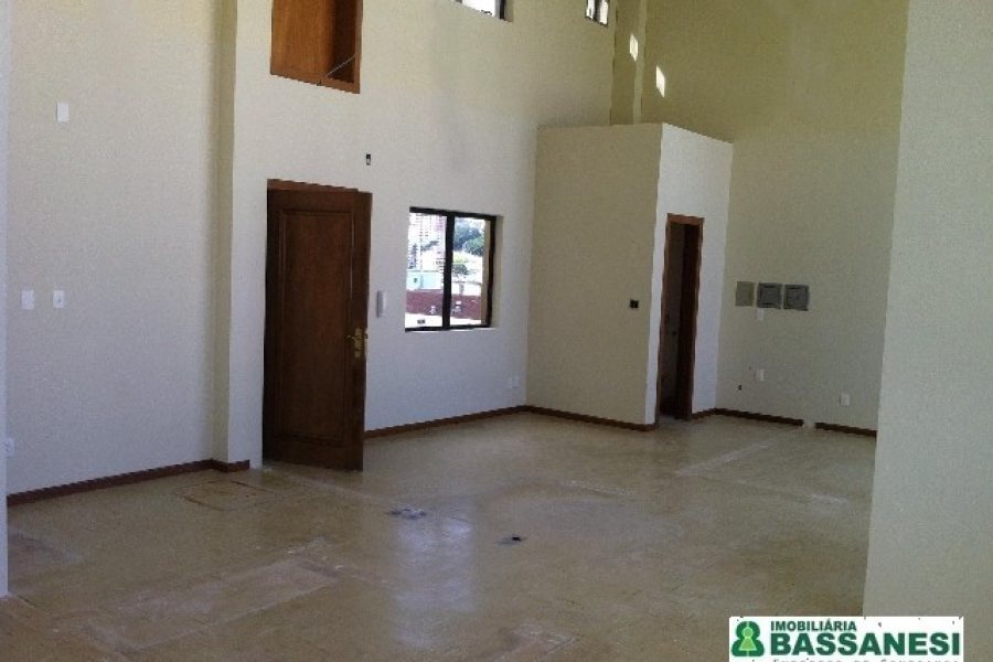 Sala com 70m², 1 vaga, no bairro Centro em Caxias do Sul para Alugar